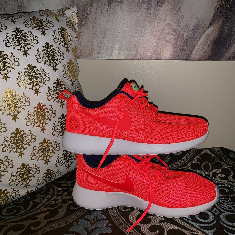 Women’s Nike Roshe Coral